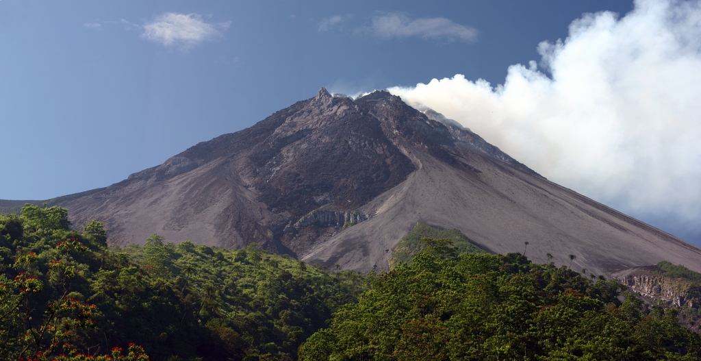 Blethrow_merapi1.jpg